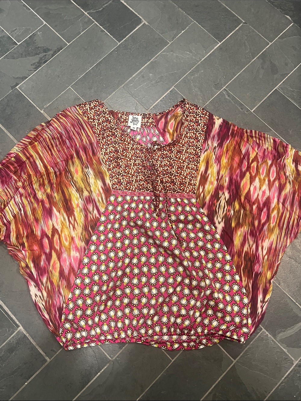ivy jane White Multicolor batwing  Peasant blouse M